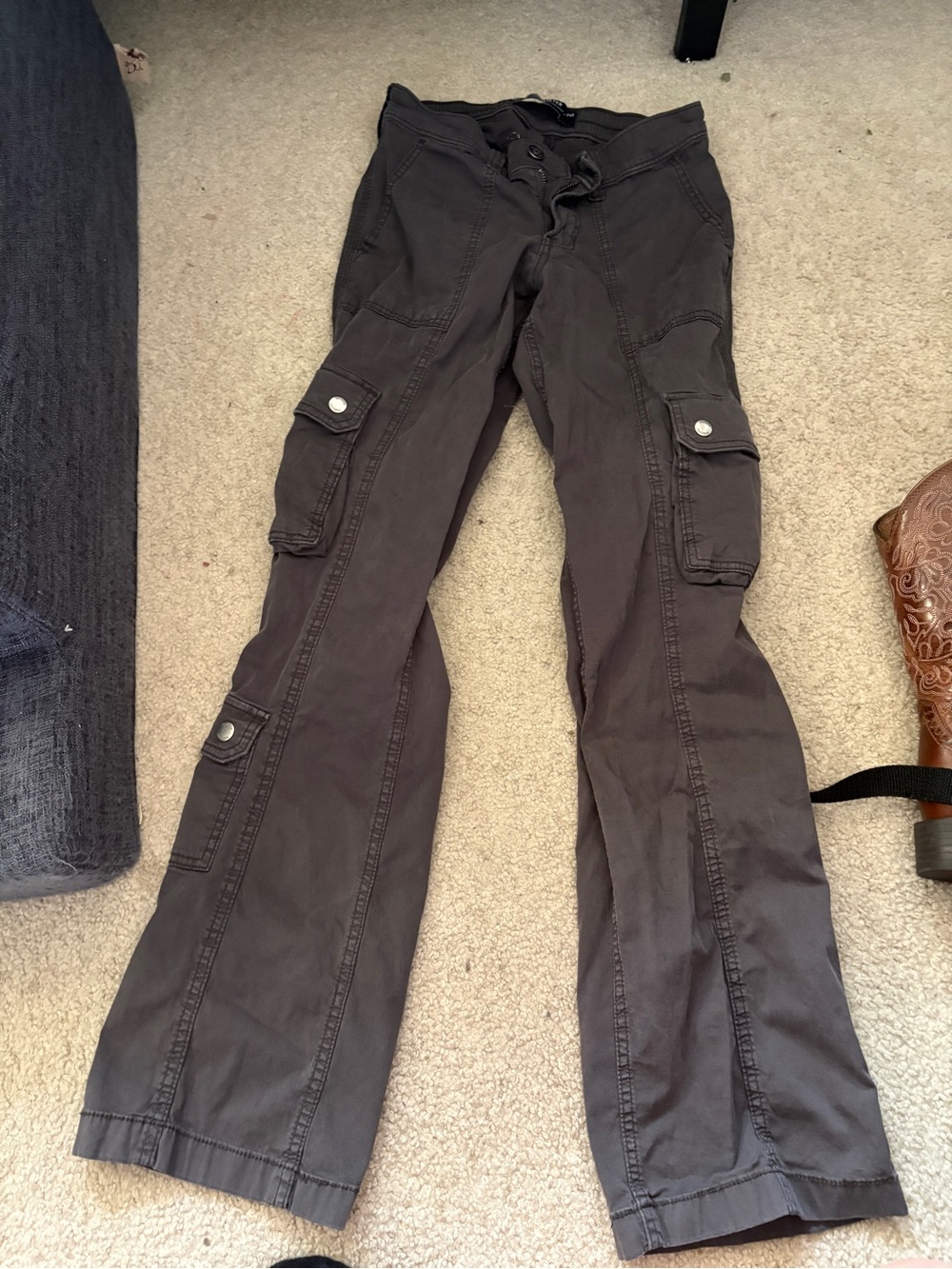 Women’s Cargo Flare Pants - Black